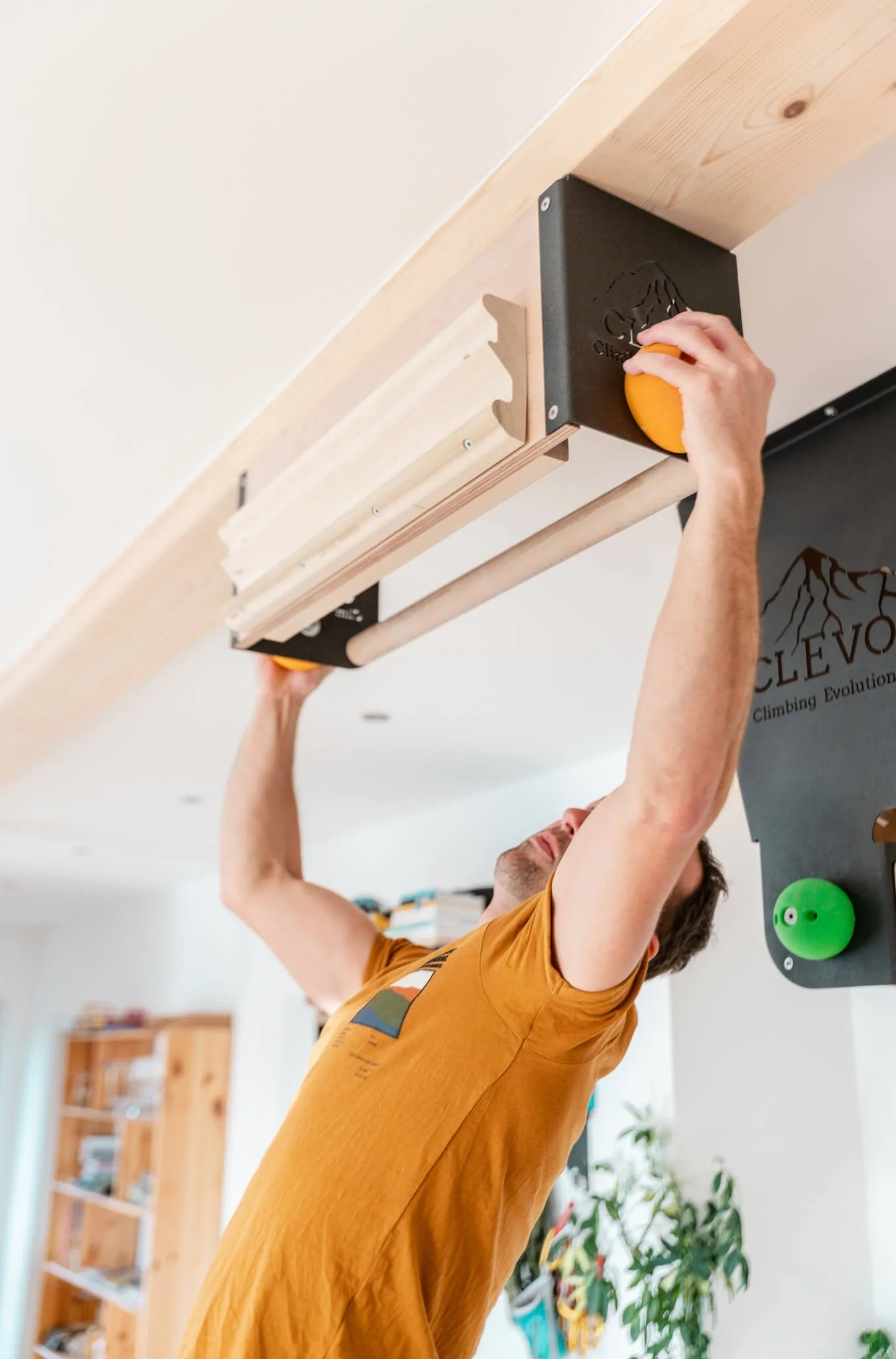 CLEVO S: Deckenbefestigung für Hangboard, Seitgriffe, Hangutensilien und Klimmzugstange - Image 8